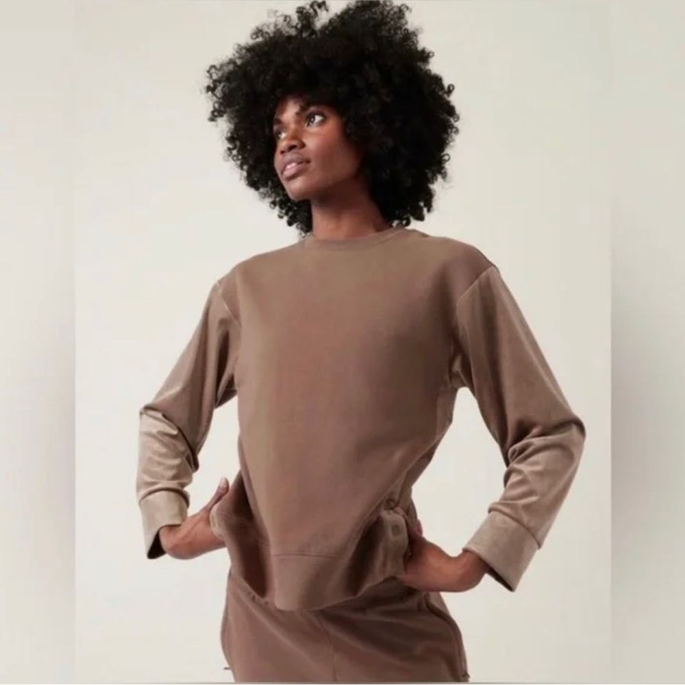 Athleta Retroplush Velvet Crewneck Sweatshirt Brown Oversized Side Snap XS NWT